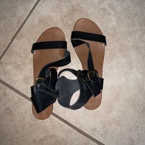 American Eagle Sandals